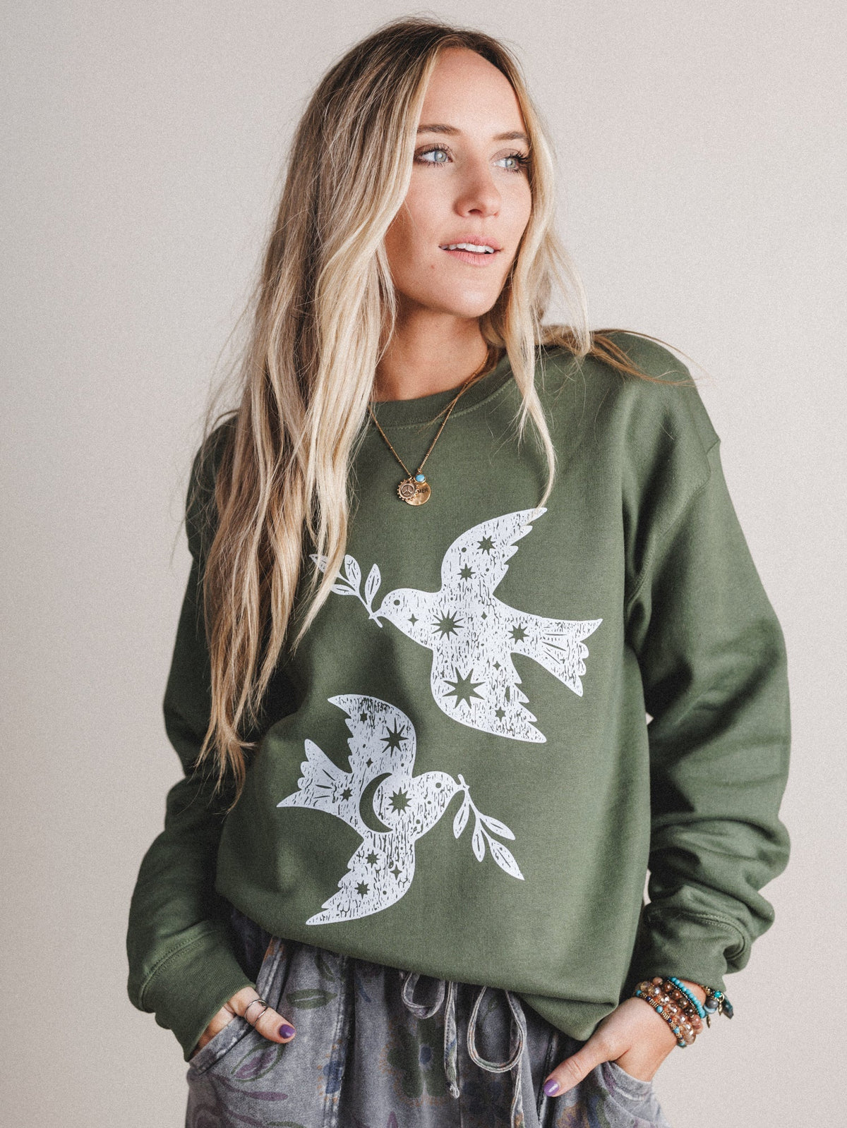 The Nest Fly Free Sweatshirt - Military Green