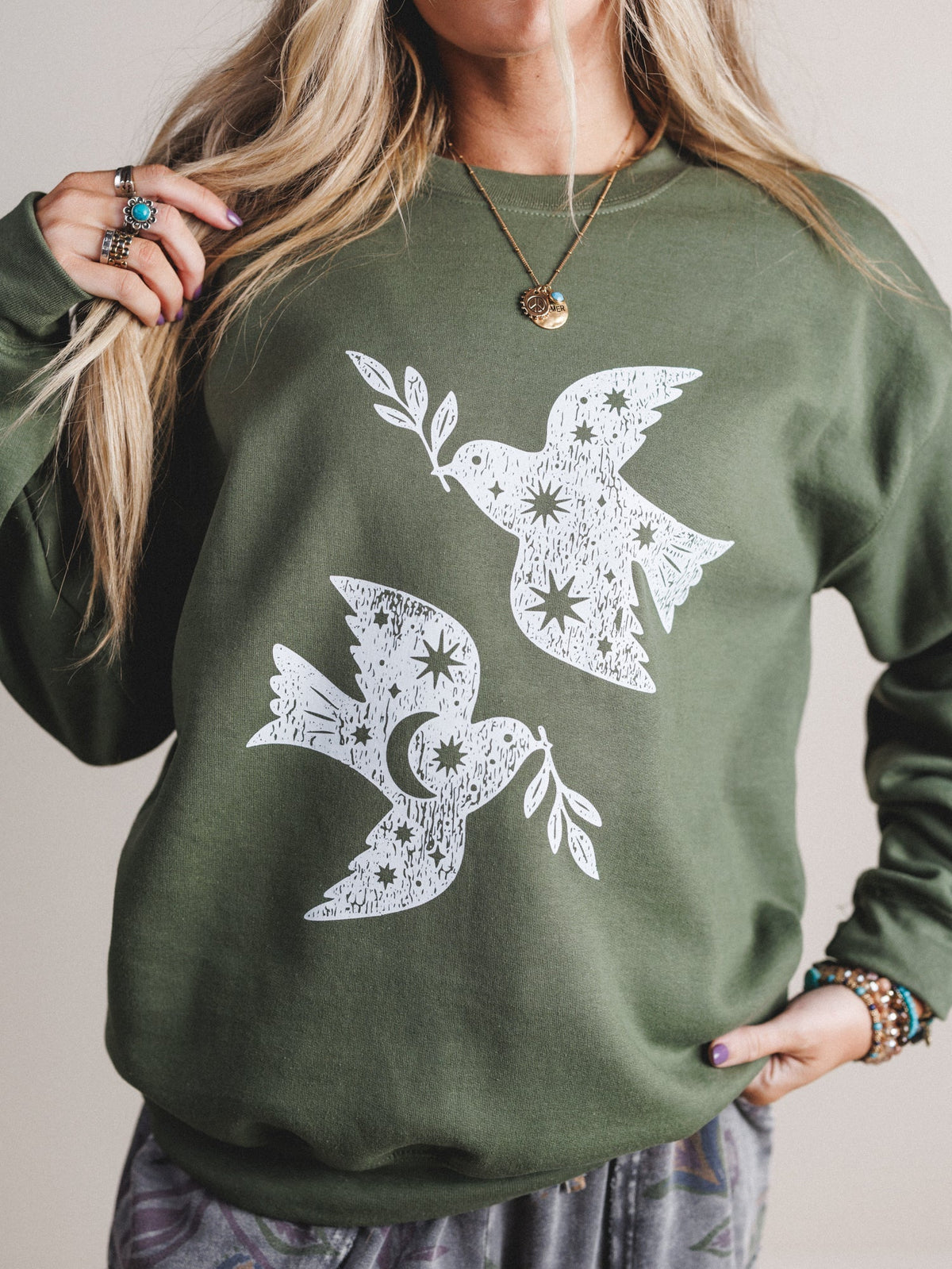 The Nest Fly Free Sweatshirt - Military Green