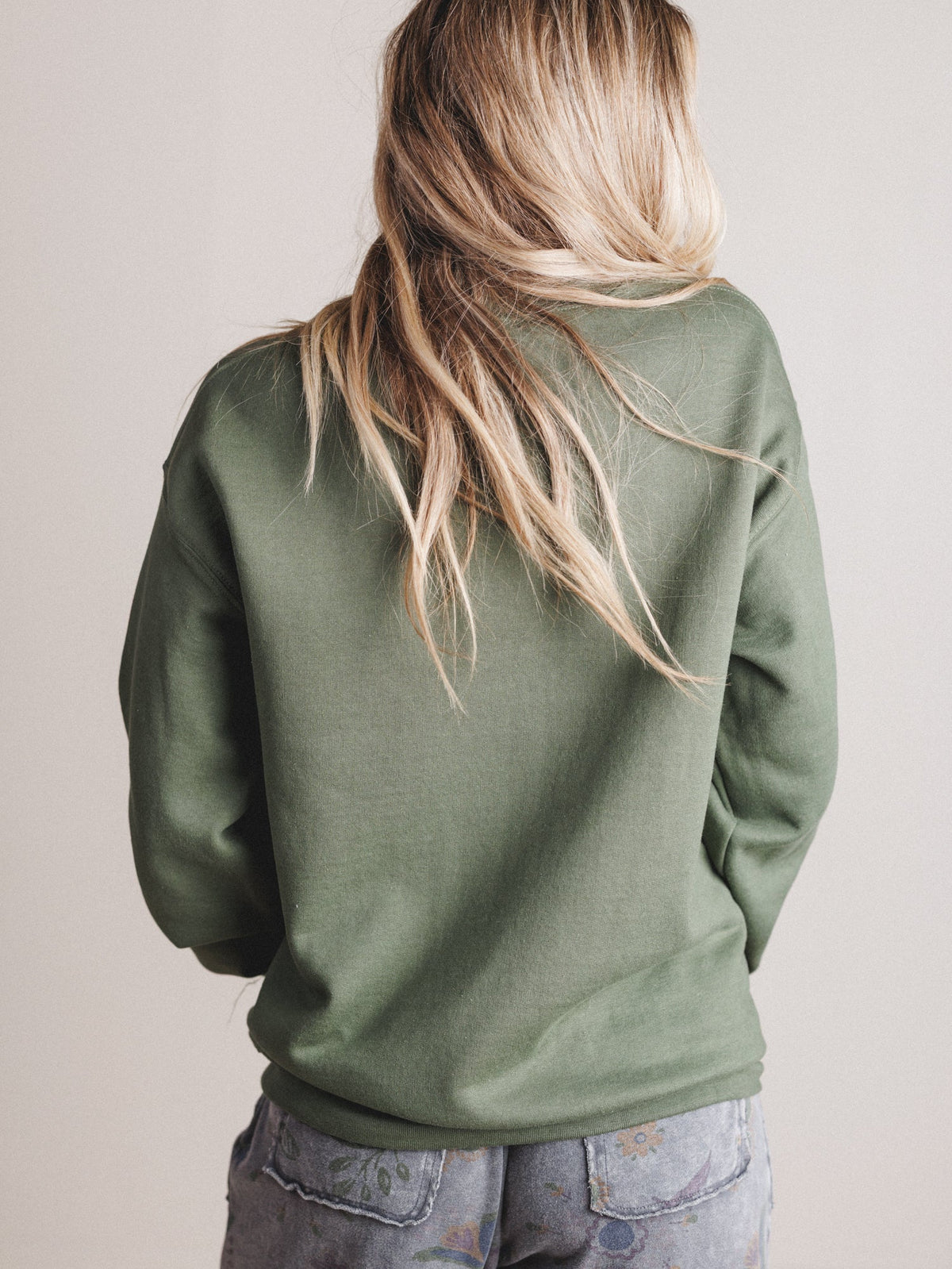 The Nest Fly Free Sweatshirt - Military Green