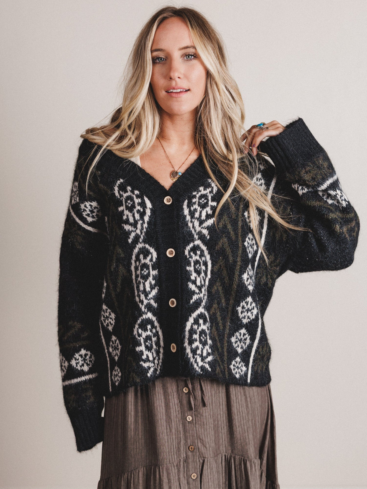 Fall Gaze Sweater - Black
